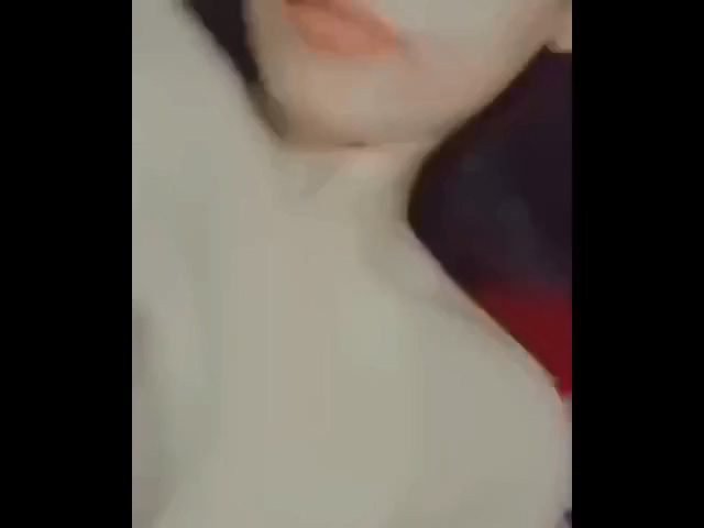انا لبوة وشرموطة وقحبة وعايزة اتناك