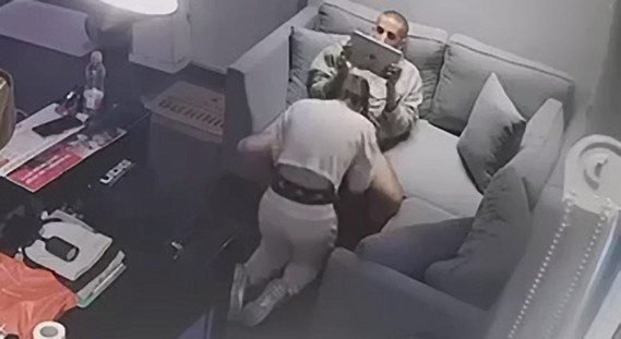 فضيحة المدرب مع اسرائيلية تمص زبه في الجيم