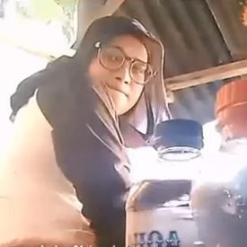 سكس محجبة تمص زب حبيبها على اللايف