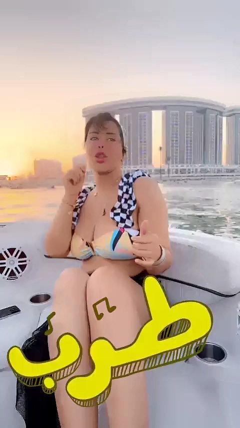 فضيحة شمس الكويتية بالبكينى ساخنة مثيرة