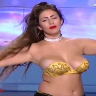 راقصة تهز بزازها القشطة فيديو سكسي