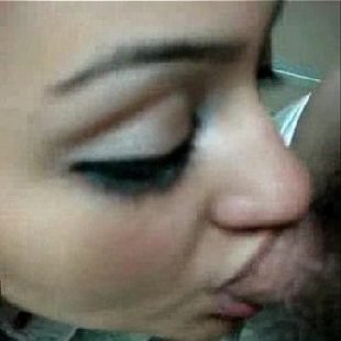 سكس دكتور مصري قلع بنوتة كتكوتة وتمص زبه صغيور