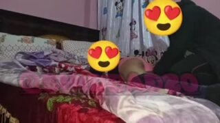 سكس مصري لى شاب بيضحك على مرات اخوه الكبير  وبينكها بقوه …